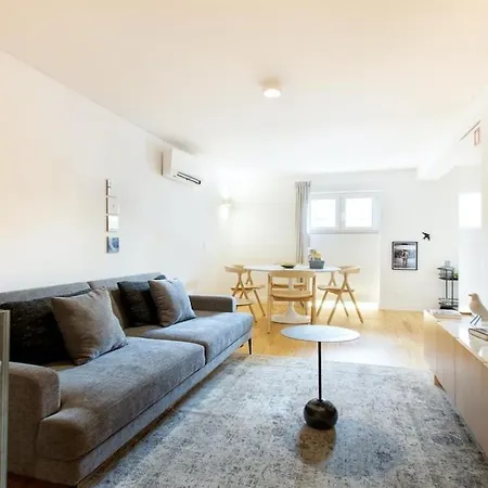 Principe Real Charming Duplex Ac Ground Floor *