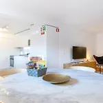 Principe Real Charming Duplex Ac Ground Floor Апартаменти