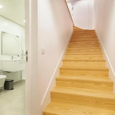 Principe Real Charming Duplex Ac Ground Floor 리스본